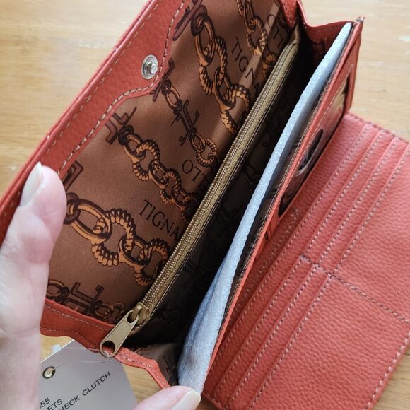 🎈 Tignanello Leather Coral Pink Orangy Wallet Clutch NEW Lots of sections - Picture 7 of 13